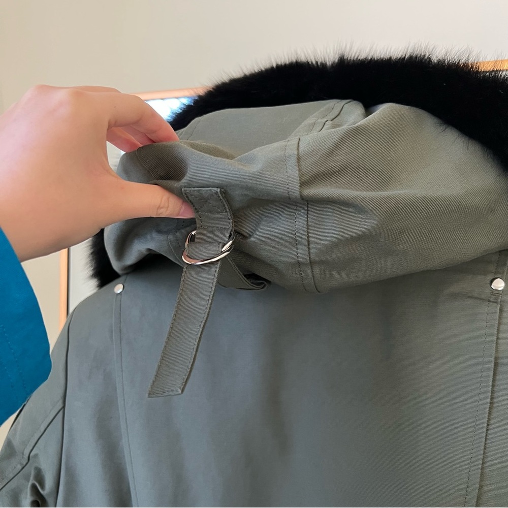 NEW🍉Moose Knuckles Stirling Down Jacket Parka Shearling Trim Green Black Pom - Picture 11 of 15